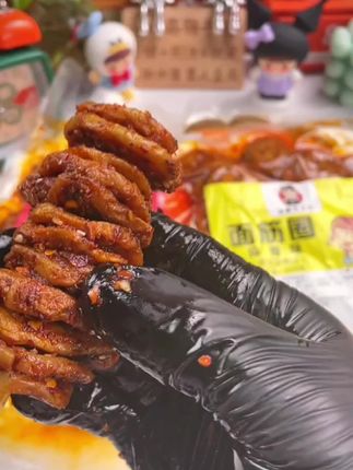 香辣面筋圈#超好吃 #美味零食 #每日分享美食 #简直太好吃了 #巨巨巨好吃