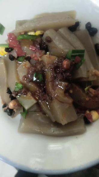 从松鼠🐿️嘴里抢来的食物😂😂😂#橡子豆腐 #苦槠豆腐 #野果#爬山 #大自然的馈赠