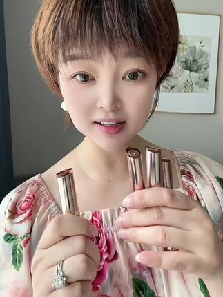 你们觉得我用哪一支好看?不沾杯不掉色雾面哑光!#口红推荐 #防水防汗不脱妆 #美妆分享