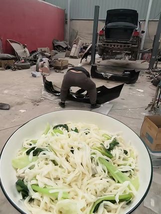 要说好吃还得是打卤面,满满的一大碗吃完多痛快!#打卤面 #太香啦 #妈呀太香了 #太好吃了 #真香