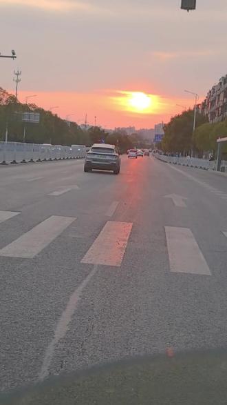 如果你突然间消失了,会是谁第一时间找你, 黄鹤一去不复返,白云千载空悠悠#情感 #情感物语#凌虚行