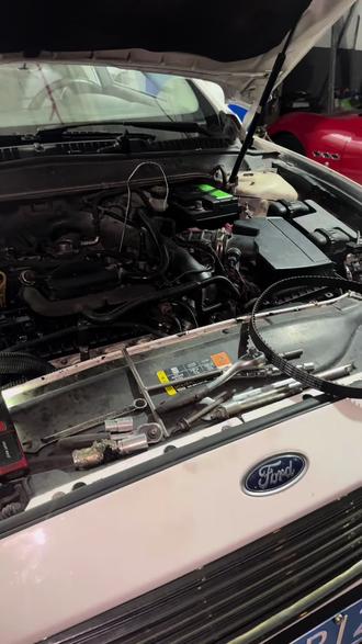 福特1.5t,正时校对,连夜赶工只为给车主一个好的服务#机修 #汽车维修与养护