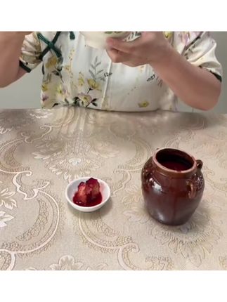 #粉丝一千万 #好物推荐🔥 陶坛装豆腐乳!