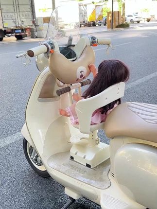家人们谁懂!这个防撞垫治好了我的带娃焦虑#电动车 #宝妈 #好物分享 #遛娃神器 #遛娃