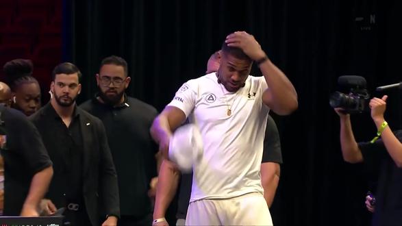 前WBC重量级拳王伯曼·史蒂文内透露,保罗因实战受伤可能导致比赛取消,我找遍整个网络但具体细节未获官方证实,北京时间2025年12月20日美国迈阿密,网红职业拳手保罗声称将通过速度与战术让安东尼约书亚职业生涯再填败绩#拳不住 #杰克保罗 #安东尼约书亚 #保罗VS约书亚 #拳击