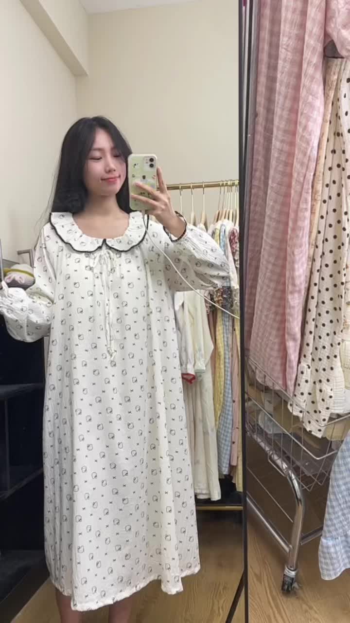 满印的黑色kitty可可爱爱💓 #睡衣拍照 #家居服分享 #睡裙分享 #带胸垫睡裙 #睡衣穿搭