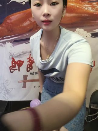 让汗水冲走一切烦恼,焦虑,家人们哑铃来了哈#健身塑形 #运动无处不在