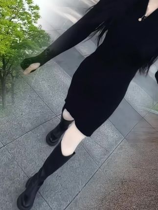 男人是用来撑腰的,而不是在出事的时候评判自己的,一个男人最大的魅力不是长得帅,也不是有钱,而是解决问题的能力,先有丈夫的护妻之意,才有妻子的顾家之情!爱的最高境界,是心疼是尽力而为后还觉得亏欠,对的人是锦上添花,错的人就是自我消耗#穿搭 #连衣裙 #洋气减龄 #内搭外穿都好看 #谁穿谁好看