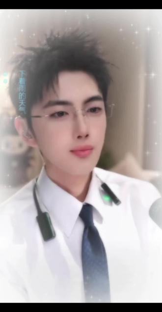 #不同的声线,同样的演绎,一样的《我好喜欢你》
#原唱:六哲 #翻唱:丁榞艺@
@Dou-小助手 @满分丁榞艺 @丁榞艺