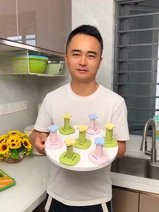 小清新壁挂衣架,可伸缩设计,大容量收纳,家用高颜值,轻松整理衣物!#好物推荐🔥 #实用好物 #衣架收纳架 #巨量算数 #dou+小助手