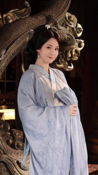 《掌中求鸾》女主角蓝心妍蓝燕花絮#红果短剧 #古装造型