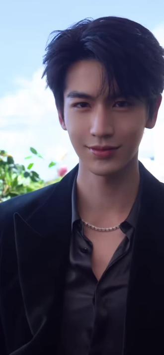 ❤️给你们看很帅的广告花絮…#张凌赫