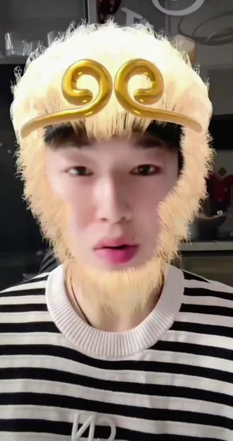 依旧爱玩点小特效 😆 觉得自己能和自己玩一天~#韩汶栩 #萌娃 #特效 #抽象 #日常分享 @韩汶栩 @~韩小韩~ @韩汶栩的朋友圈🍔