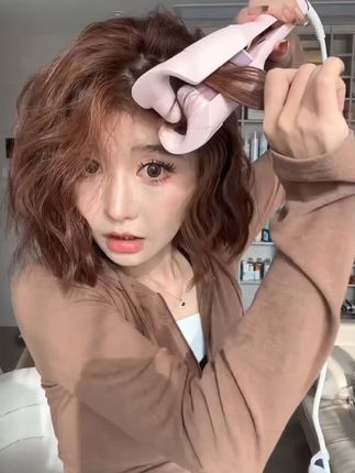 #蛋卷头 随便一夹都好好看啊,显发量,显脸小,气质港风美女就是你!#慵懒法式烫 #氛围感慵懒卷发教程 #羊毛卷#烫头发前和烫头发后