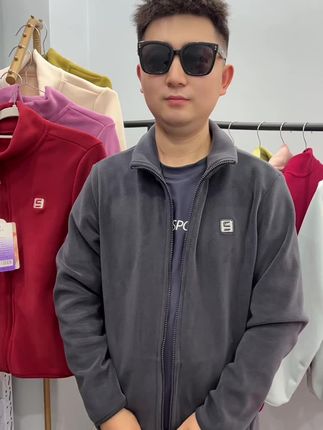 #品质男装 #外套分享 #男女同款穿搭 #秋冬外套 #云感绒外套 @DOU+上热门 @DOU+小助手 @我要上热门 @抖音创作灵感 @抖音 @抖音小助手