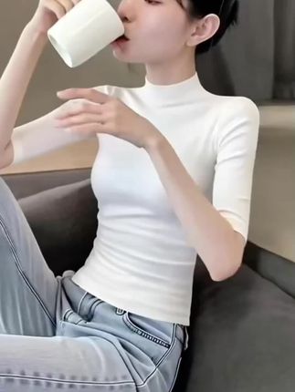 #减龄显瘦穿搭 #百搭上衣 #这也太好看了 #内搭外穿都好看 #好身材好气质 新款半高领中袖显瘦上衣太爱了!