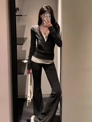 麻灰色套装女秋款早秋2025新款网球慵懒风休闲运动套装韩版高级感#运动套装#韩系穿搭#早秋套装#慵懒风#休闲风穿搭