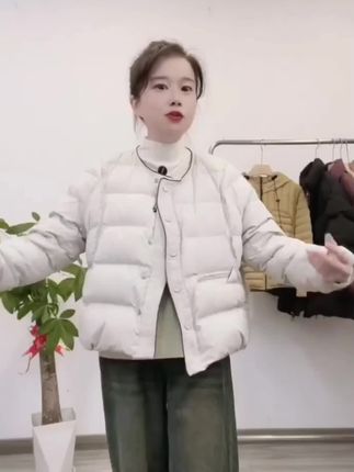 白鸭绒时尚羽绒服短外套女百搭2025新款冬季小个子显高显瘦面包服