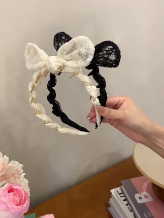 甜美的蕾丝兔儿发箍来咯#发箍这样戴好美 #兔耳朵发箍#蕾丝发饰 #简单好看发型