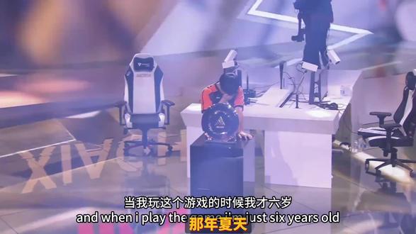 那年夏天,用热爱唤起了竞技的热血!世界格斗游戏冠军游戏手柄 #盖世小鸡天王星8k #游戏手柄 #手柄推荐 #小孩曾卓君 #游戏外设