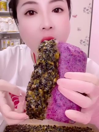 酥块蘸百香果#三亿人恋上冰 #妈呀太香了 #吃冰 @阿静爱上冰