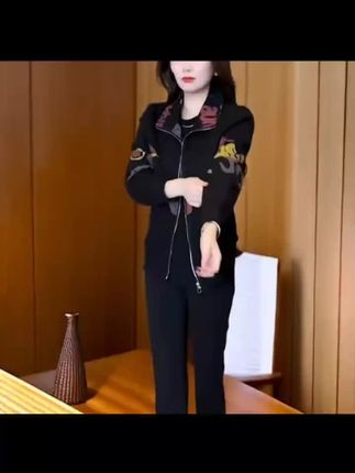 时尚拼接牛仔外套女2025春秋新款洋气显瘦小个子休闲夹克短外套潮#春秋时尚休闲夹克外套#每日分享#不分年龄谁穿谁好看