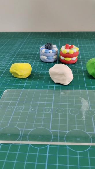 #diy创意手工 #小学生 #日常vlog
今日制作收工
粘土蛋糕