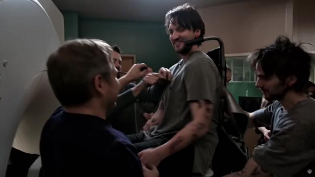 《死神来了6:血统》 死亡场景到底是怎么拍的 今天带你走进《死神来了6:血统》的幕后录影棚,揭秘其幕后团队如何把死亡现场拍成惊悚艺术?揭秘那些血脉喷张的死亡场景是如何拍摄的!#死神来了系列 #死神来了6电影解说 #恐怖惊悚电影解说 #幕后花絮 #电影解说