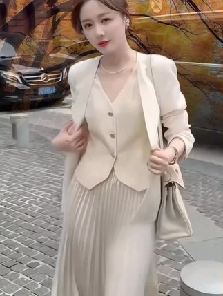 #预制国庆出游穿搭 #国庆staycation安排上了 #在时装周看见了东方美 #秋日的golden hour 是琥珀流光
