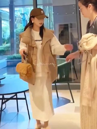 孕妇春秋装套装2025新款休闲卫衣托腹半身裙韩版慵懒风时尚两件套#我又心动了 #看过来 #爱了爱了 #时尚百搭休闲减龄孕妇套装