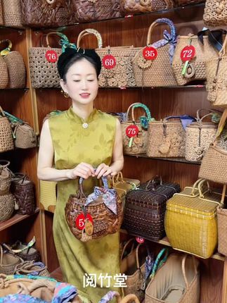 有些光泽、有些味道急不得,只有在漫长的悠然的时光里才能成就,包浆之美是一场人与时间的独家定制。自然用之,慢慢等之,器物便仿佛有了灵气,属于你的美自然会显现#阅竹堂🤝🌹🌹