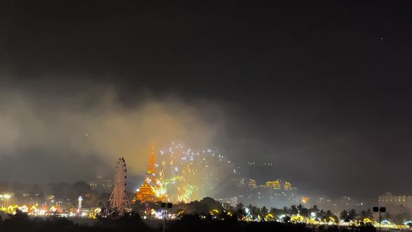 星光夜市·除夕之夜烟花秀