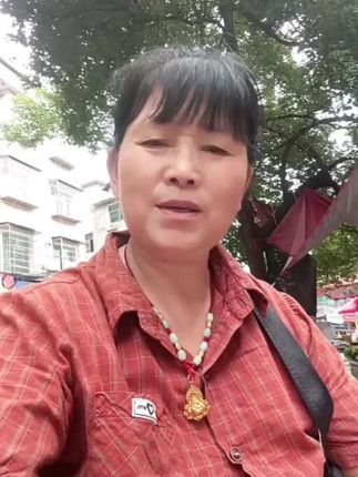 朋友们中午好#大家一起来 #关注我 #宣传正能量 #姐妹们 #祝福大家都平安健康幸福快乐