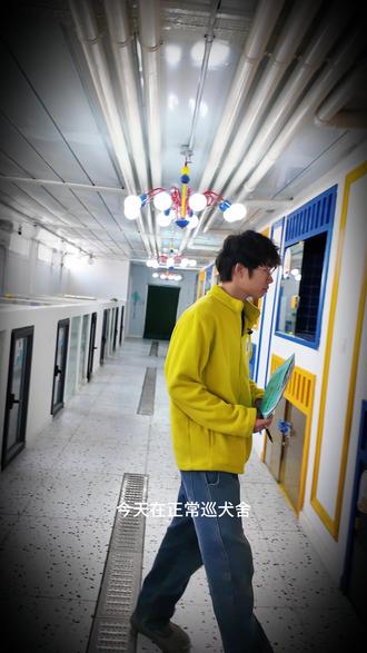 既然是!!!#萌宠 #乌鲁木齐 #狗狗校车