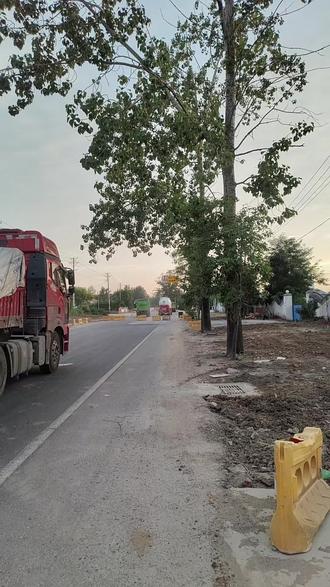 310国道戴庄路段北杨庄村段全封闭施工,自东向西的车辆走270省道绕行。#310国道 #310施工
