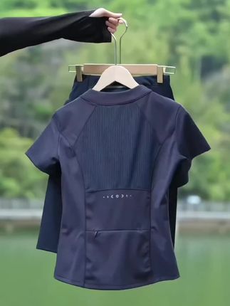 #自律遇见更好的自己 #运动女孩 #健身穿搭 #运动穿搭 #运动套装