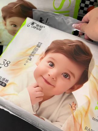 #宛初 家这个拉拉裤我是真的买对了!颜值超高 还新出了温感设计!简直太方便了#尿不湿推荐 #母婴好物 #超薄透气 #拉拉裤