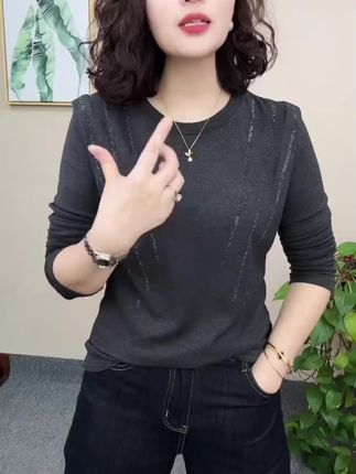 2025秋季气质纯色烫钻显瘦洋气遮肚子设计感上衣打底衫#气质穿搭#显瘦穿搭#打底衫 #高级感穿搭
