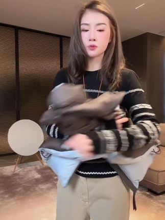 显年轻气质毛衣#今日穿搭 #ootd穿搭 #穿搭分享 #高级穿搭 #女神穿搭