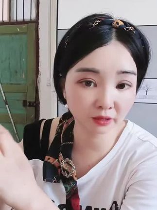 到了一定的年纪 ,你会发现 , 春风十里,不如悦己 。风吹那页读那页, 那页不懂撕那页!#自娱自乐开心就好