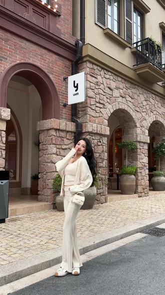 亲爱的Scarlet到底什么才是真正的自由#小个子显高显瘦穿搭 #150小个子穿搭 #小个子穿搭 #初春穿搭