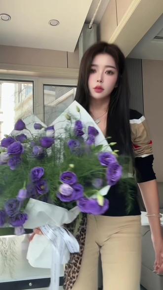 做一款最近超火的紫色桔梗花束#花束教程 #紫色花束