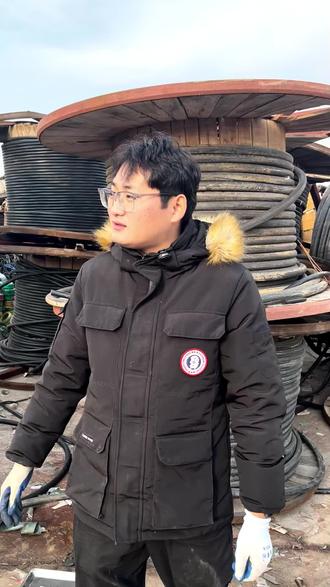 给他抵账竟然还赚了这么多!4*50+25的低压铜电缆一米能出多少铜 #今日铜价回收多少钱一吨 #电力 #风电 #电网@DOU+小助手