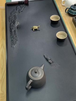 山高自有客行路,海阔不乏破浪舟。纯天然乌金石雕刻石茶盘江船。#高端茶器 #石茶盘 #石来运转 #原创 #手艺人