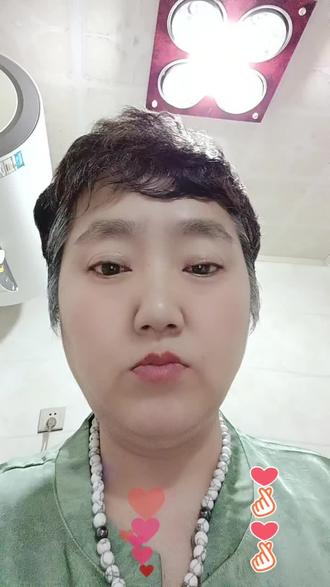 一个人独自熬过春夏秋冬,,黑发变白发,