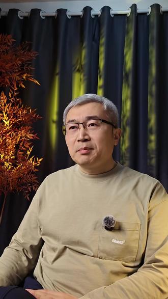 “战神”辛弃疾:醉里挑灯看剑 半生热血赴 他15岁就敢一个人跑到前线去侦查地形,
17岁组织起义军,带着一群热血少年抗金。
他从小就立下誓言:我要收复国土,我要救百姓于水火!
辛弃疾——那个一生想打仗的词人,才是孩子最该追的“中国英雄”! #沈阳 #翰德 #翰德成长书苑 #翰德读书会 #翰德成长营