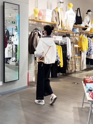 春秋短款新款宽松休闲夹克开衫棒球服外套#休闲穿搭#显瘦穿搭#气质穿搭#减龄穿搭 #谁穿谁好看系列