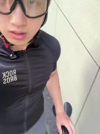 骑车屁股痛怎么办?换一个舒适的坐垫就好了!今天给大家推荐的是洛克兄弟的舒适坐垫,它采用了高弹力的避震球,可以有效缓解路面颠簸对屁股造成的疼痛问题。它的外观是流线型的,中间还设计了通风凹槽,让空气流通,不会闷热出汗,非常不错哦!喜欢的朋友赶快下单吧!#运动装备 #运动健康 #骑行装备 #你鞋真好看 #户外用品