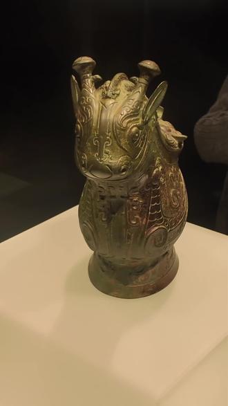 关于上海博物馆网红青铜器父乙觥,你只知道觥筹交错吗?#旅行种草指南 #父乙觥 #老朱讲上海 #上博讲解服务 #上海博物馆镇馆之宝