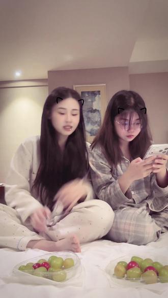 zry:你怎么不吐皮呀
我:吐皮谁12s能吃完12颗呀!